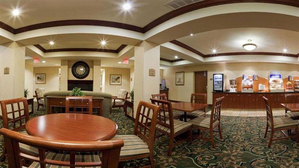 Holiday Inn Express Hotel & Suites Urbana-Champaign-U Of I Area By Ihg Exterior photo