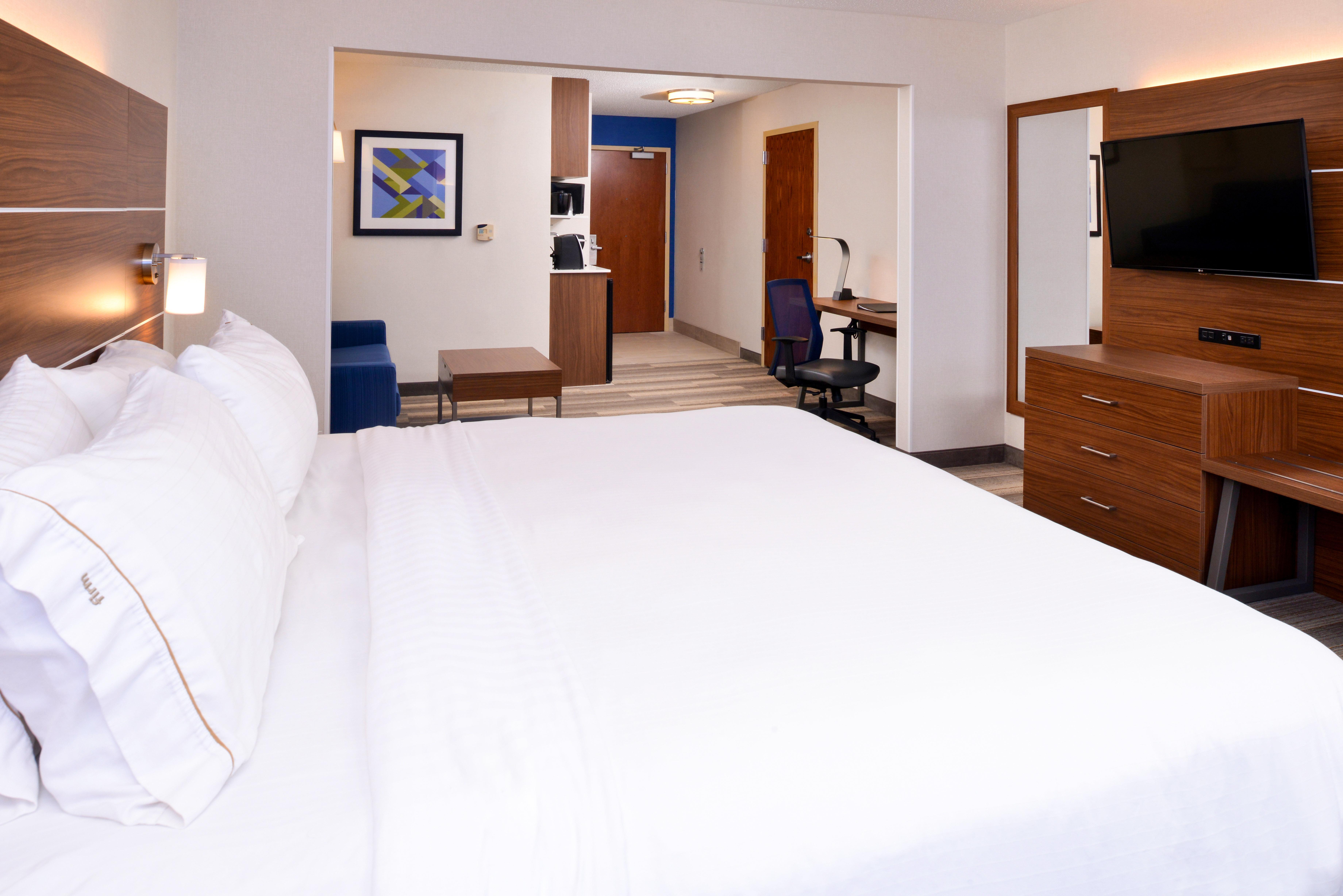 Holiday Inn Express Hotel & Suites Urbana-Champaign-U Of I Area By Ihg Exterior photo