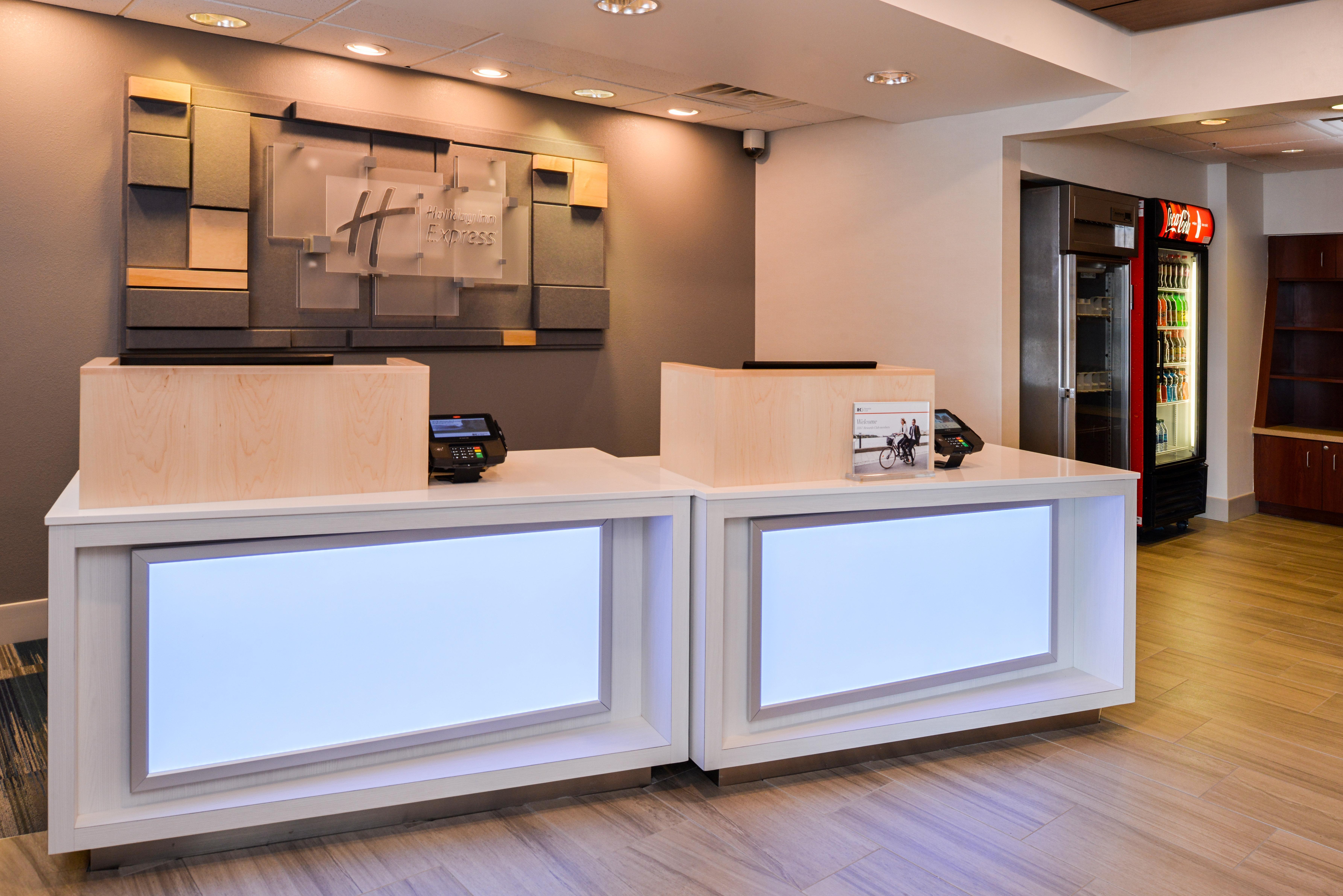 Holiday Inn Express Hotel & Suites Urbana-Champaign-U Of I Area By Ihg Exterior photo