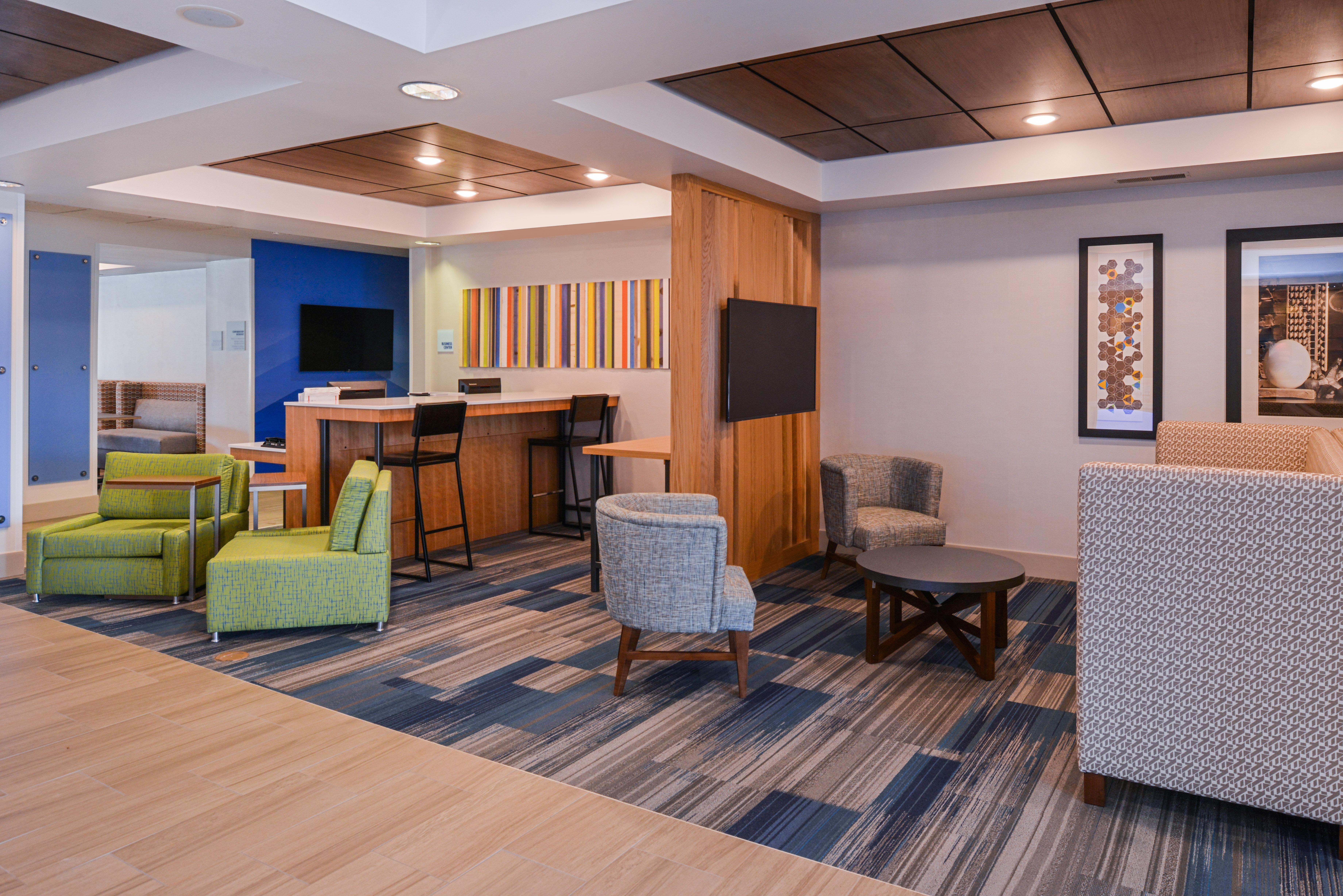 Holiday Inn Express Hotel & Suites Urbana-Champaign-U Of I Area By Ihg Exterior photo
