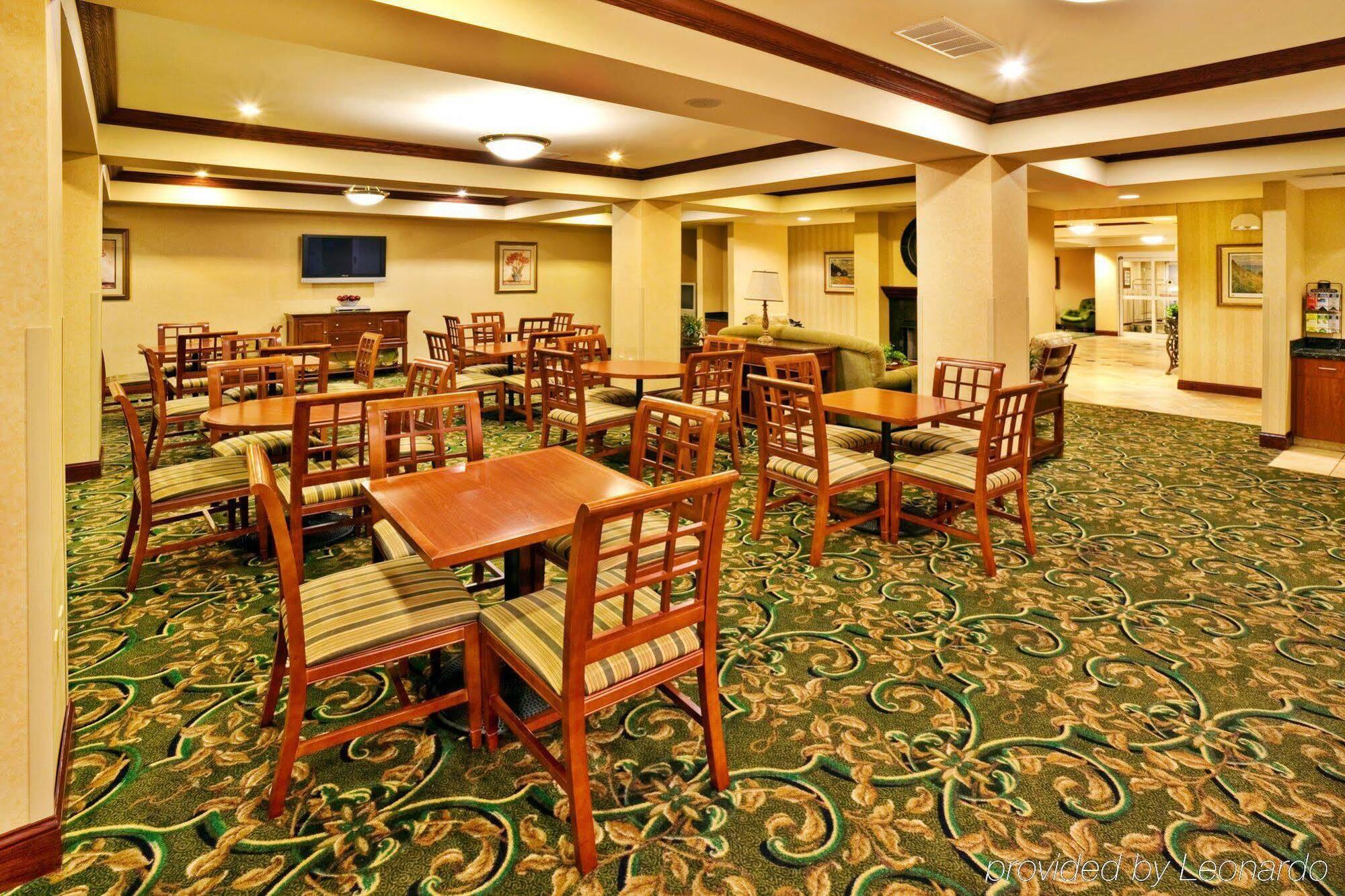 Holiday Inn Express Hotel & Suites Urbana-Champaign-U Of I Area By Ihg Exterior photo
